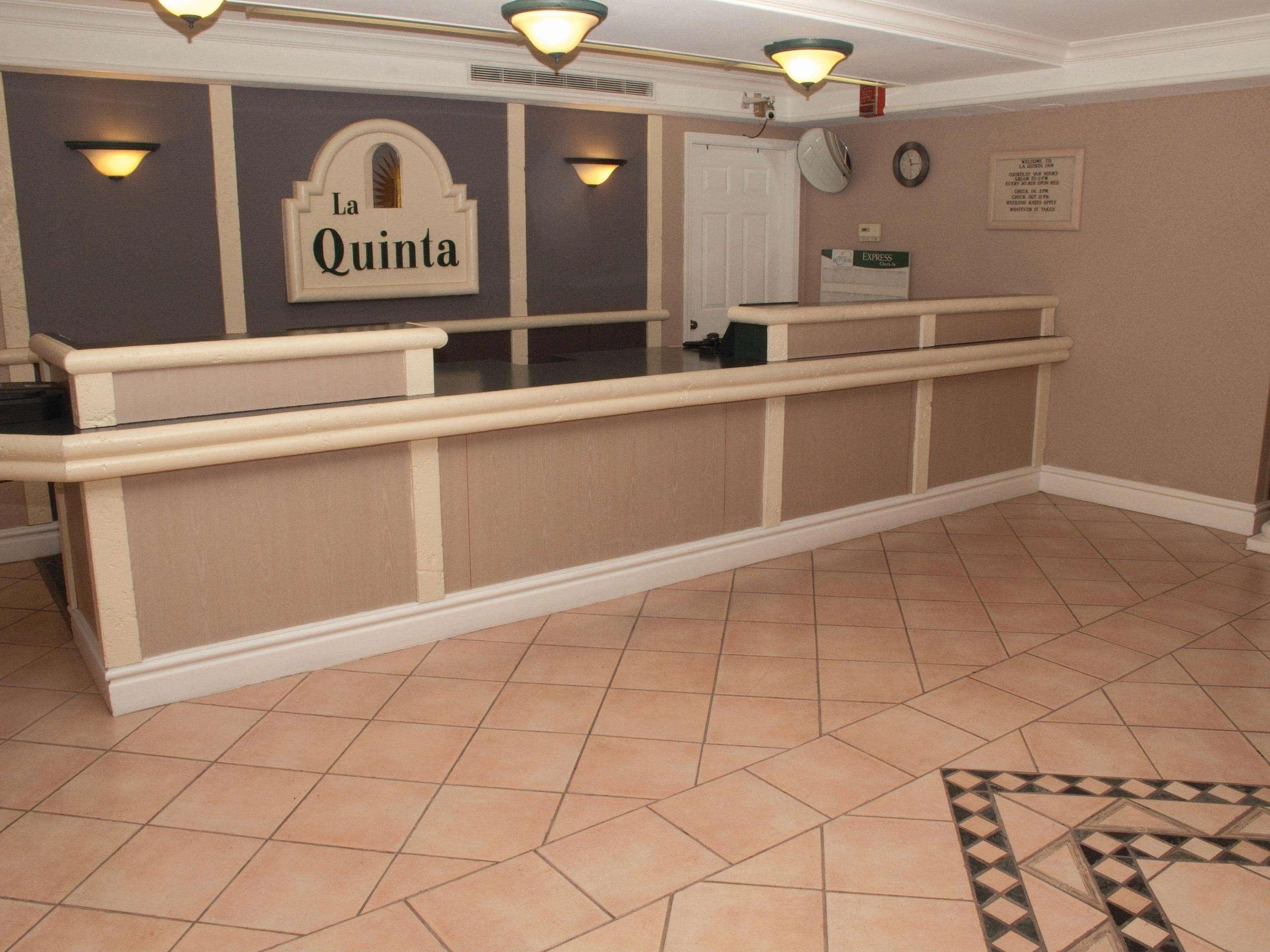 La Quinta Inn By Wyndham Reno Exterior photo