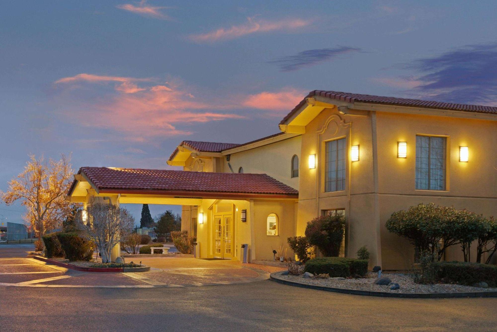 La Quinta Inn By Wyndham Reno Exterior photo