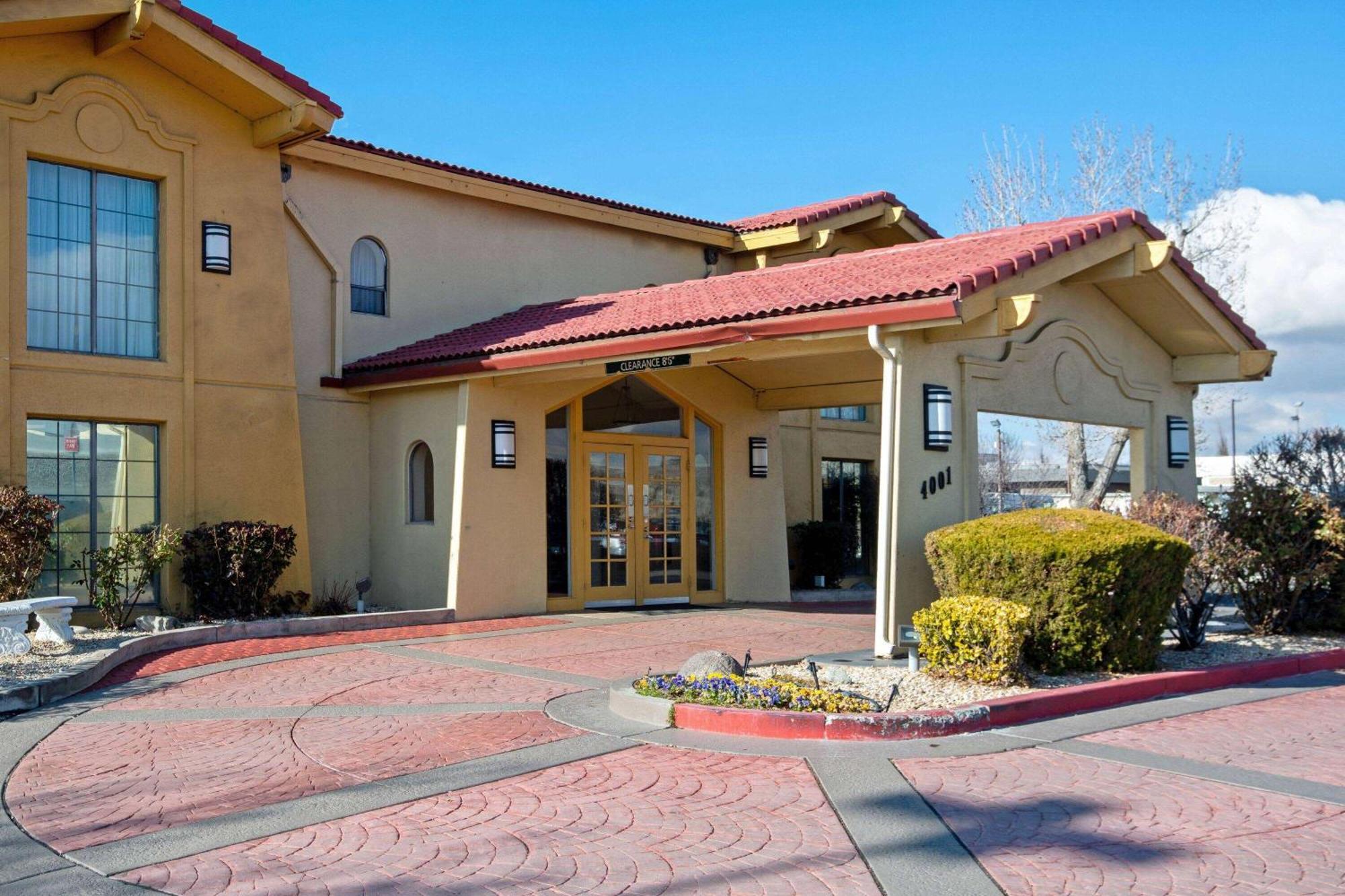 La Quinta Inn By Wyndham Reno Exterior photo